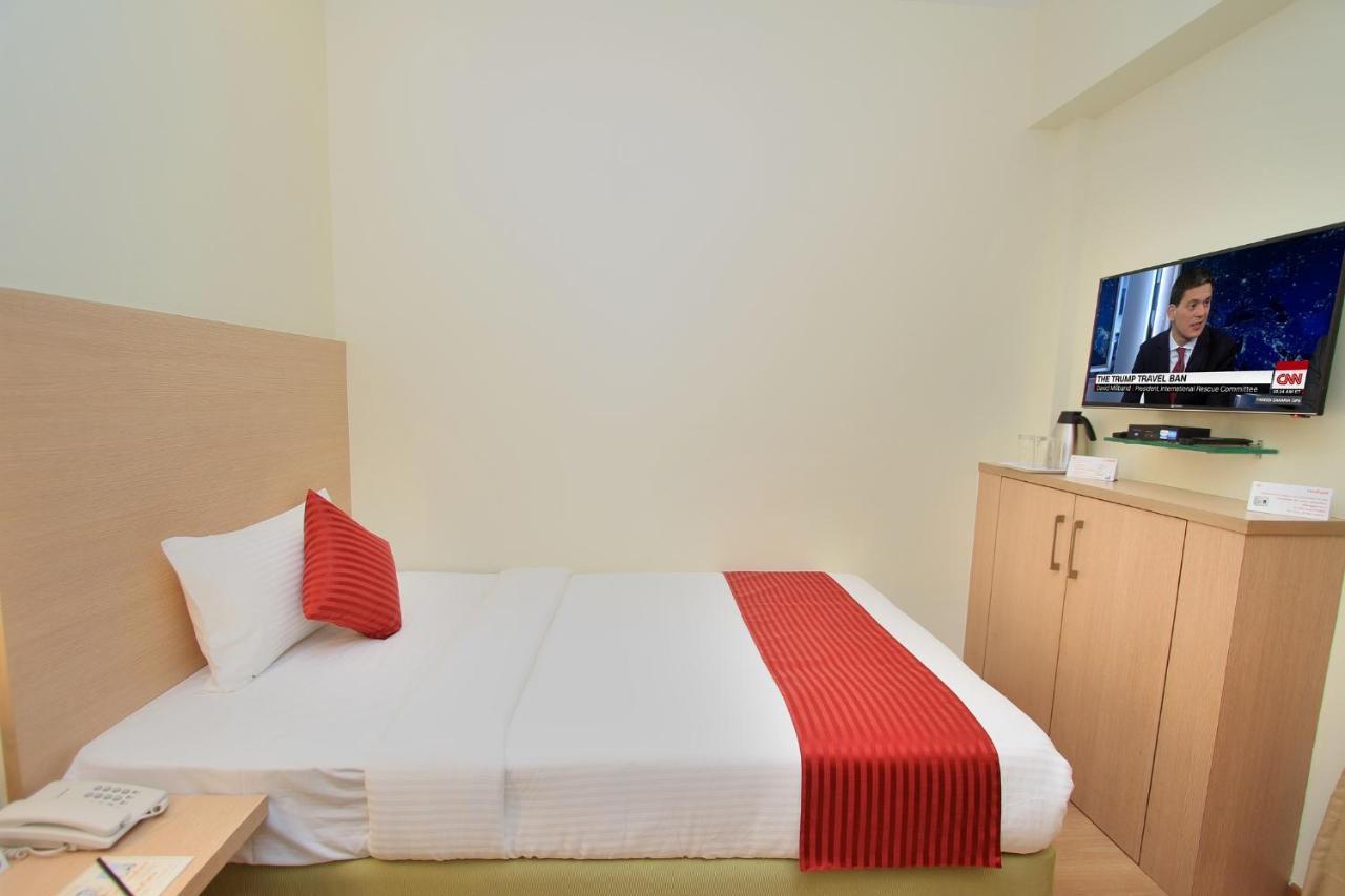 La Sara Regent Otel Bangalore Dış mekan fotoğraf