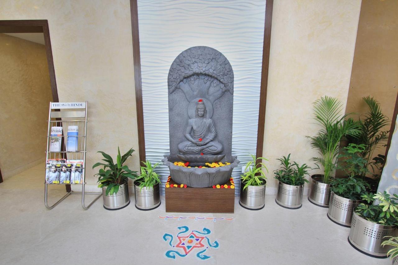 La Sara Regent Otel Bangalore Dış mekan fotoğraf