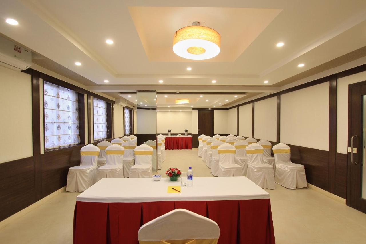 La Sara Regent Otel Bangalore Dış mekan fotoğraf