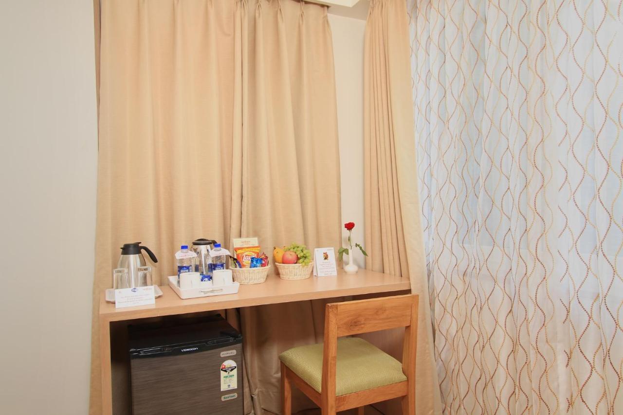 La Sara Regent Otel Bangalore Dış mekan fotoğraf