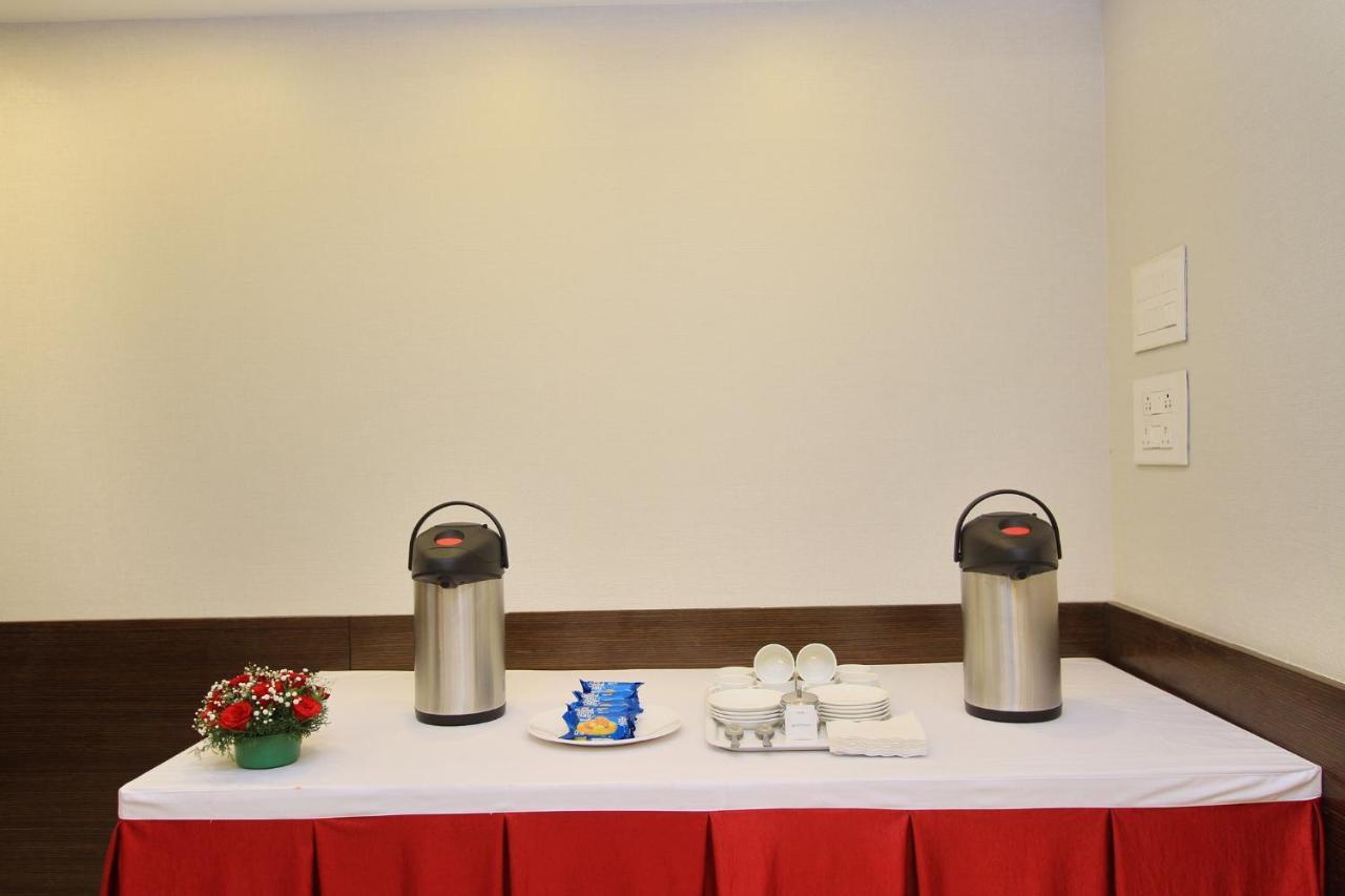 La Sara Regent Otel Bangalore Dış mekan fotoğraf