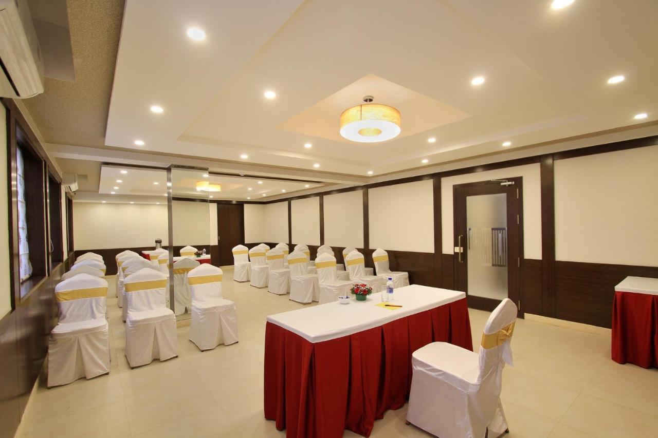 La Sara Regent Otel Bangalore Dış mekan fotoğraf