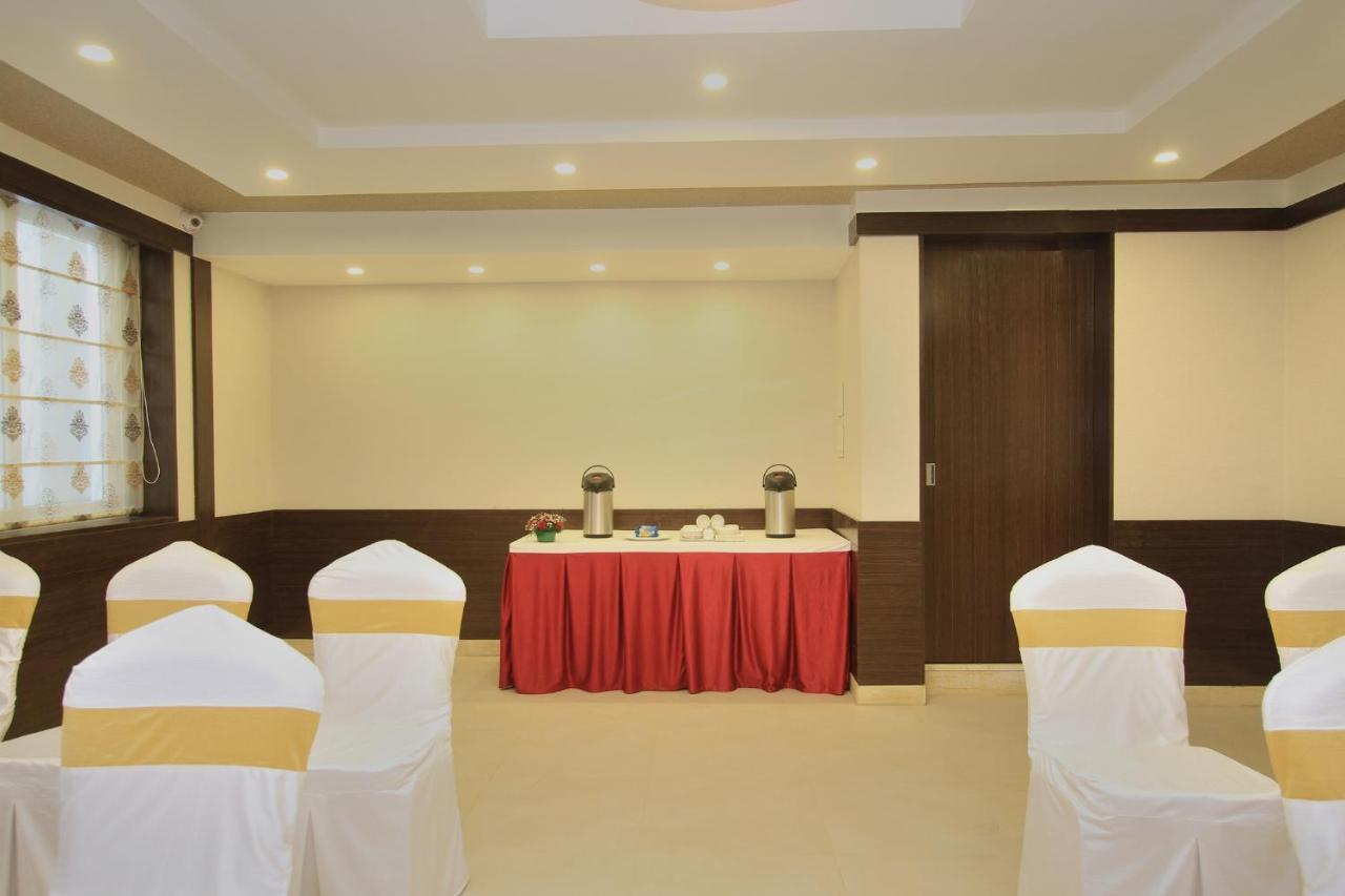 La Sara Regent Otel Bangalore Dış mekan fotoğraf