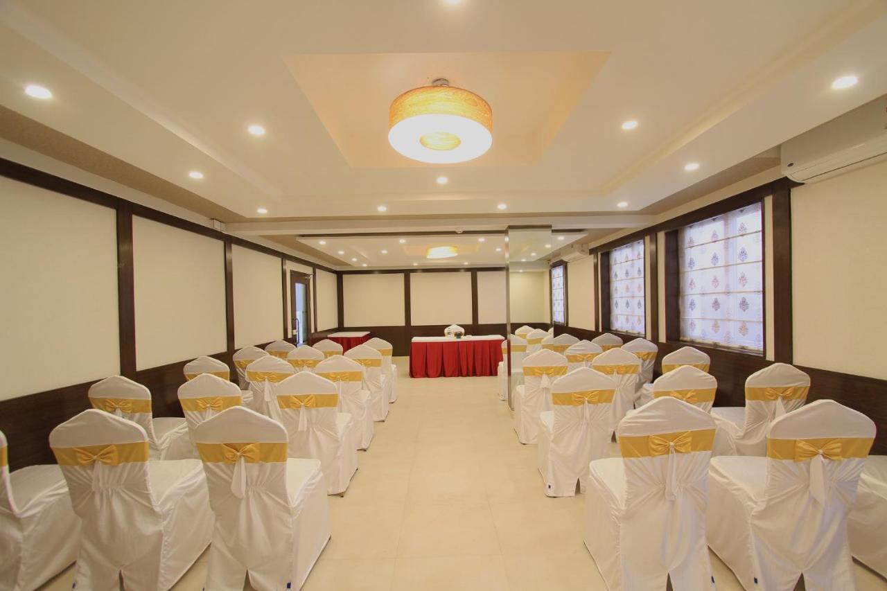 La Sara Regent Otel Bangalore Dış mekan fotoğraf